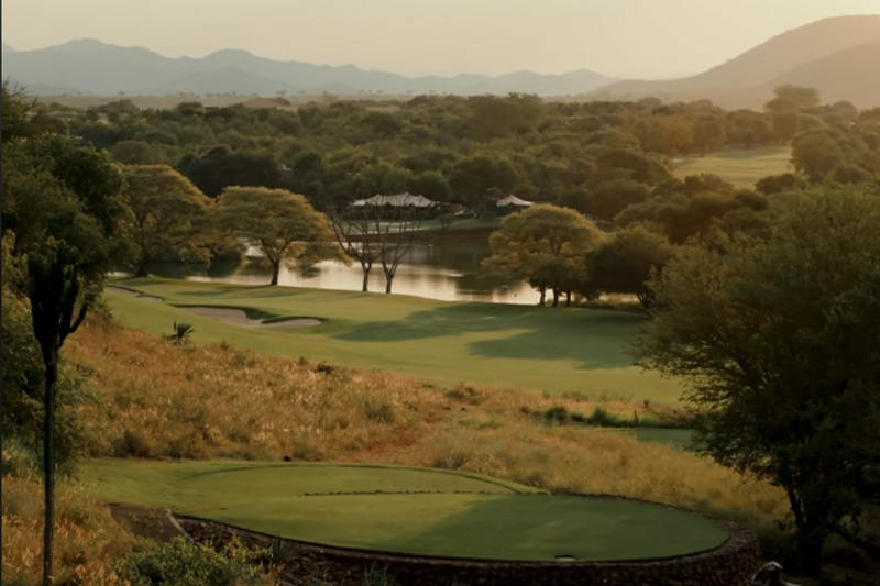 The 15th at Leopard Creek, stunning scener